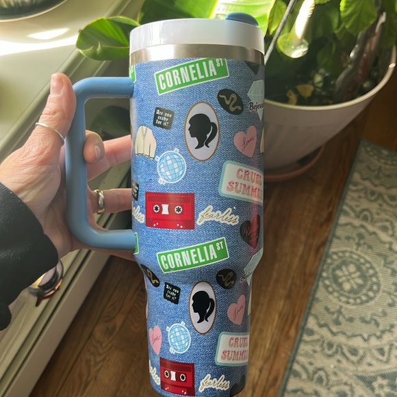 Taylor Swift Juggy Tumbler - Picture 2 of 2